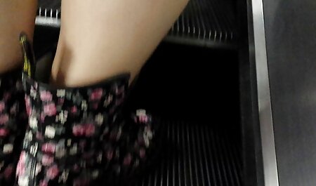 La milf canadienne sex cu mature porno Dani Dare nous taquine en nylon