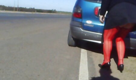 MILF en plage voyeur sexe prend deux sur la plage