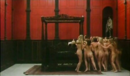 Teen brunette foré dur par film pono amateur un long bâton