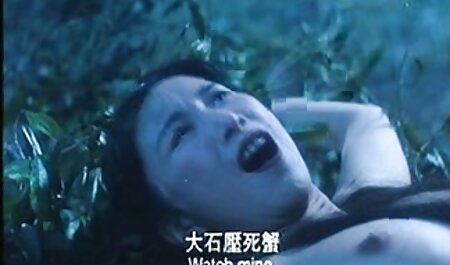 Fille sexy vidéo adulte amateur faisant des selfies avec un soutien-gorge.mp4