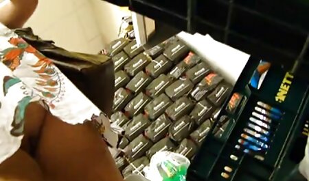 Kiara enlève video amateur sexe black sa culotte en dentelle blanche pour faire l'amour