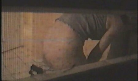 Branlette aimante belle-mère tirant video amateur sexe black sur ses genoux