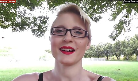 Hot blonde maîtresse Skyler coups de pied dans la xxx amateur francais balle